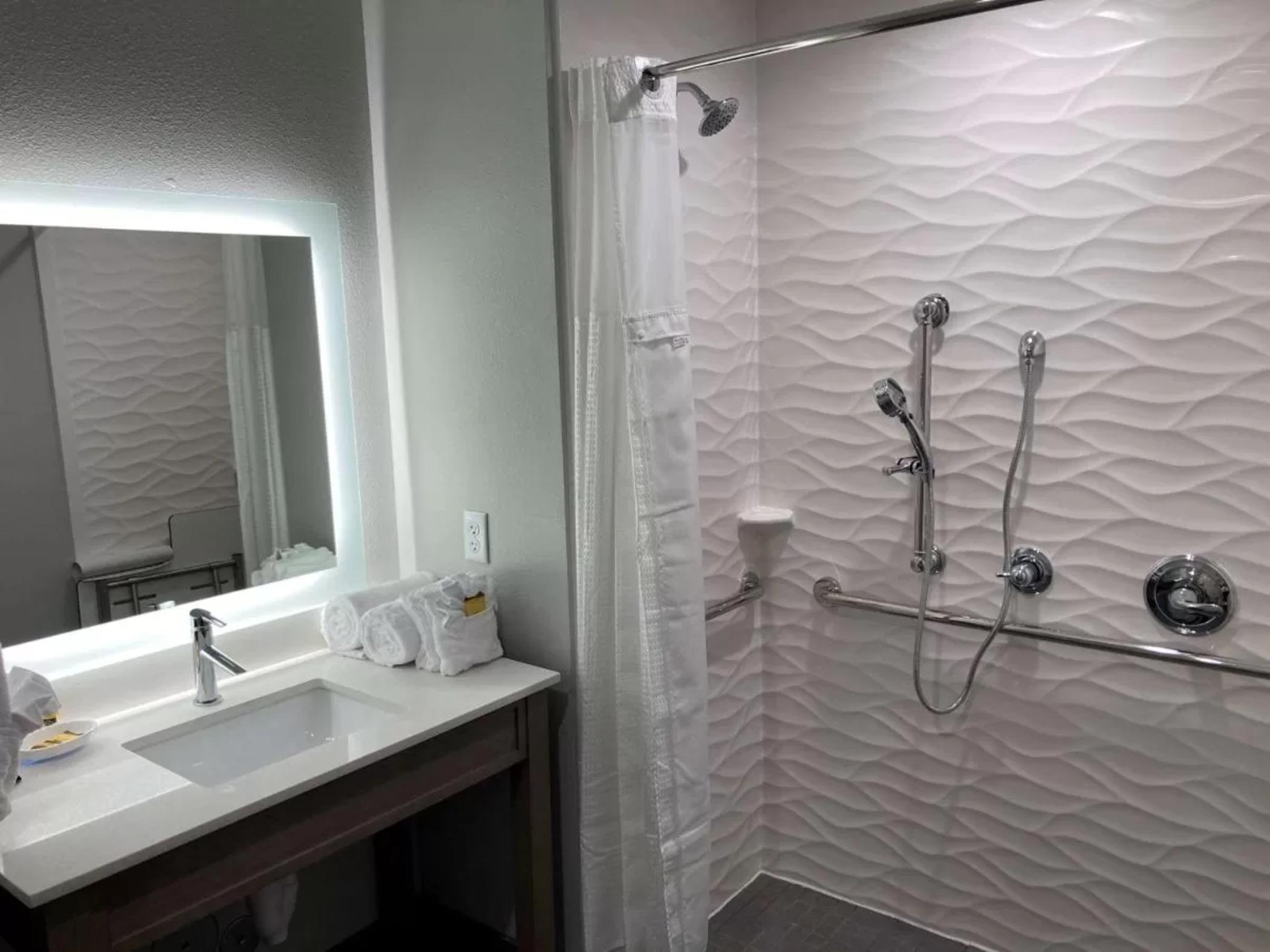Western Mid County Hotel 2*